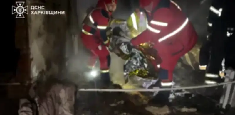 Padre y tres hijos pequeños mueren en ataque ruso con drones en Ucrania; madre embarazada herida