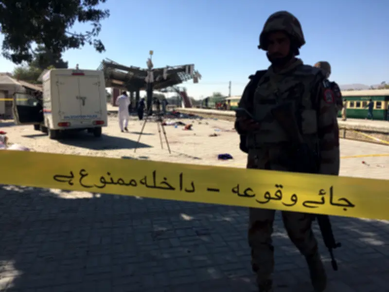 Pakistán bombardea Kabul tras ofensiva talibán: escalada militar deja decenas de muertos