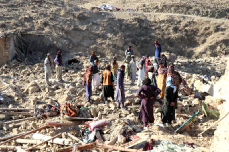 Pakistán bombardea Kabul y declara guerra abierta contra Afganistán tras escalada fronteriza