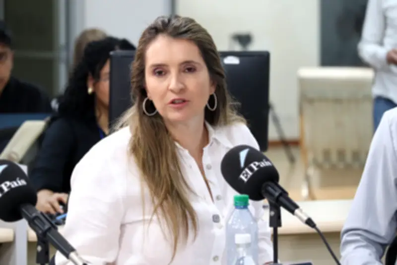 Paloma Valencia advierte sobre riesgos a la democracia y presenta su plan económico