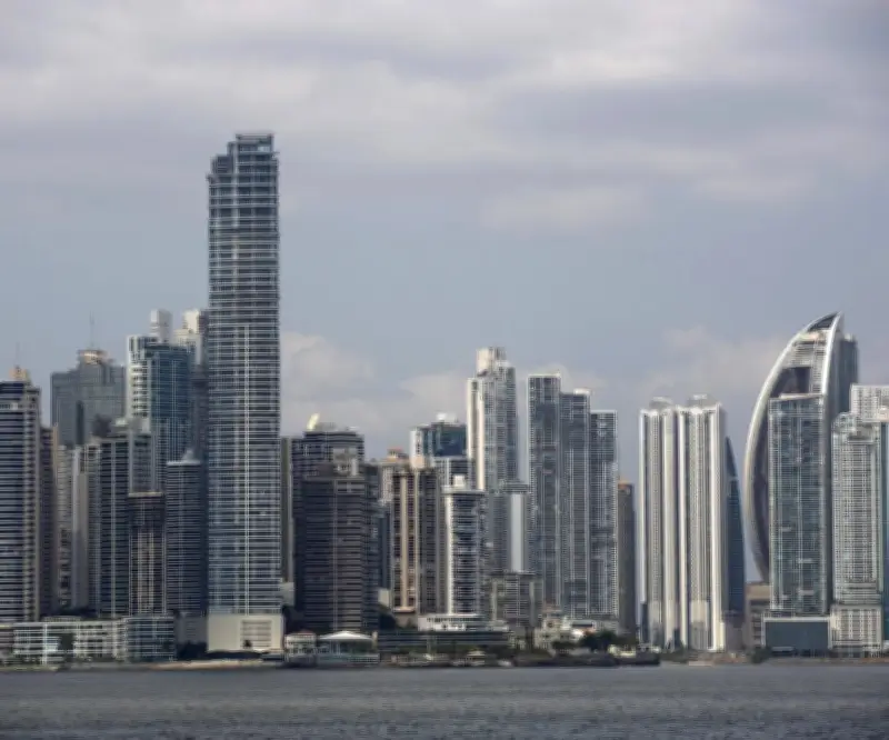 Panamá emite bono en dólares para recompra de deuda y reducir costos financieros