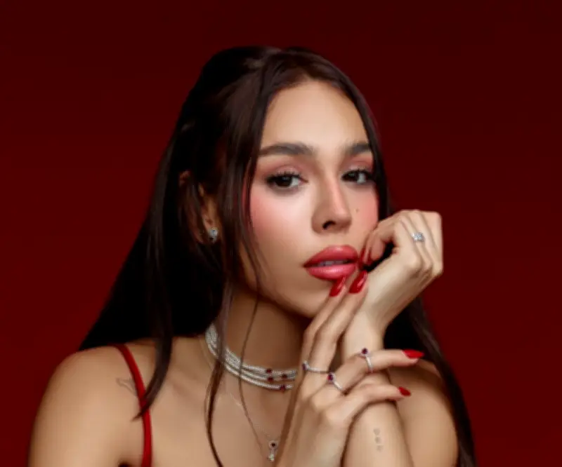 Pandora lanza campaña de San Valentín 2026 celebrando el amor sin reglas ni límites