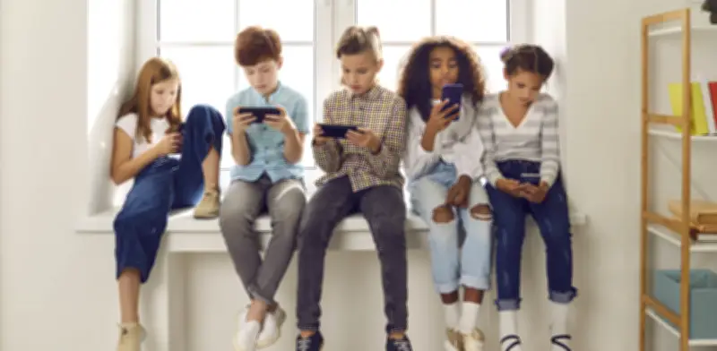 Pantallas en niños: expertos alertan sobre frustración, atención y sueño afectados