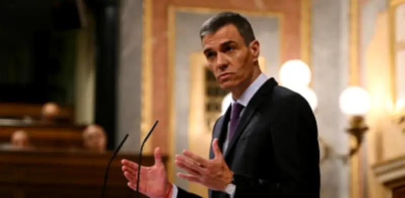 Pedro Sánchez defiende el sistema ferroviario español tras accidentes con 47 fallecidos