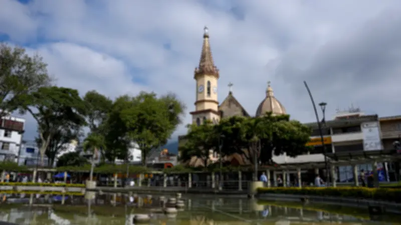 Pereiranos Exigen a Candidatos Presidenciales Mejoras Urgentes en Salud y Servicios Públicos