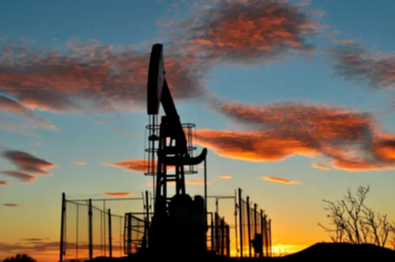 Petróleo sube por tensiones entre EE.UU. e Irán: Brent supera los USD 70