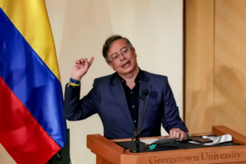 Petro anuncia inversión billonaria para reconstrucción tras emergencia por lluvias en Colombia