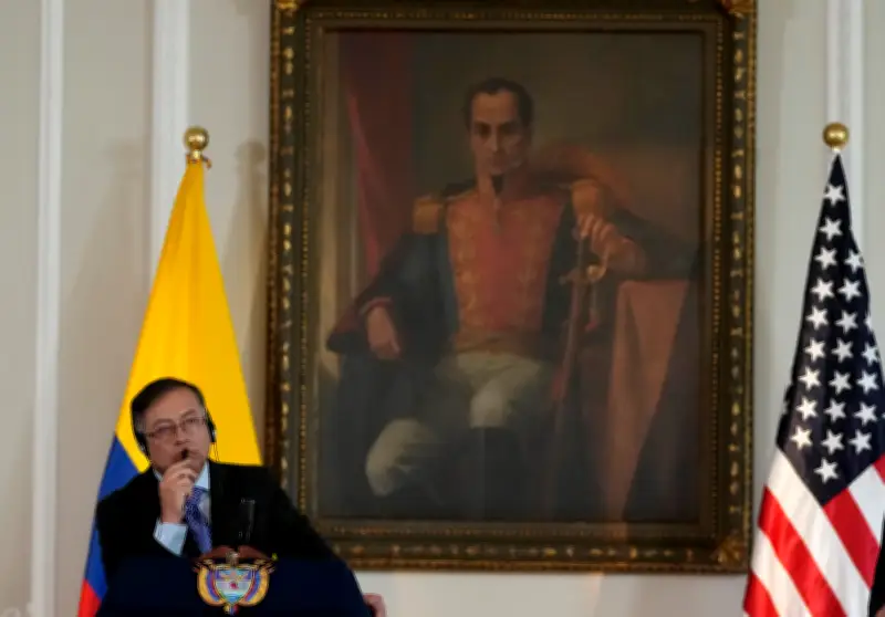 Petro anuncia viaje a EE.UU. para funeral de Jackson y reunión en Viena sobre coca