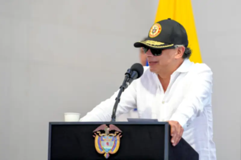 Petro cancela cumbre en Alemania por emergencia climática y entrega tierras en Tolima