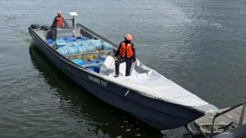 Petro celebra incautación de 2,3 toneladas de cocaína en el Pacífico sur colombiano