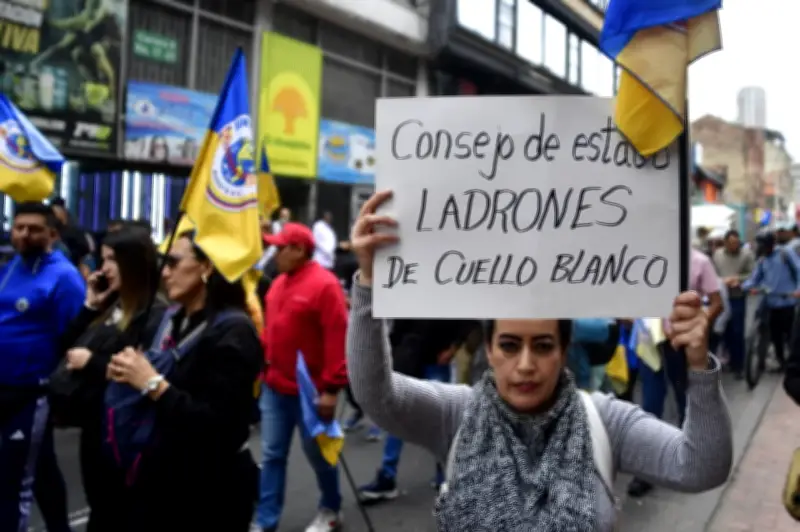 Petro convoca a la Plaza de Bolívar en defensa del salario mínimo de 2 millones de pesos