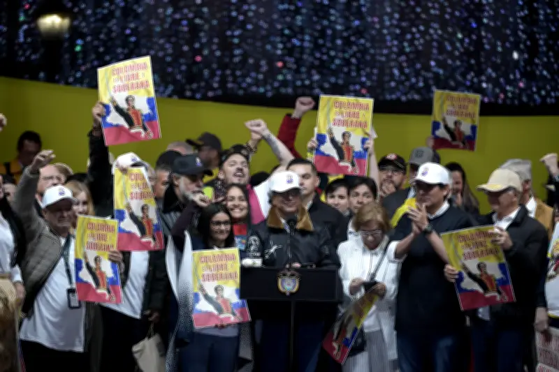Petro convoca marchas nacionales para defender aumento del salario mínimo del 23%