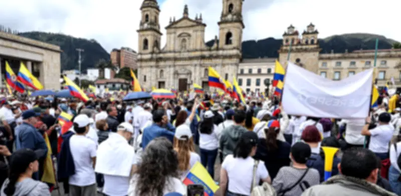 Petro convoca marchas nacionales por salario vital tras suspensión del decreto de aumento