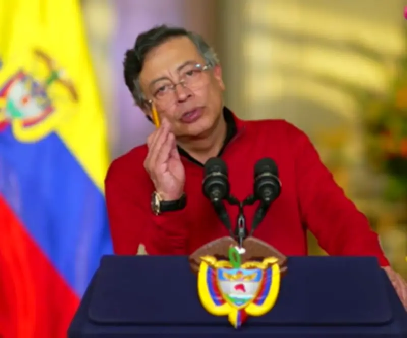 Petro convoca movilizaciones y defiende salario vital: niega impacto inflacionario