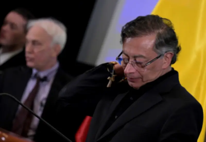 Petro cuestiona a la MOE y denuncia silencio sobre código fuente del software electoral