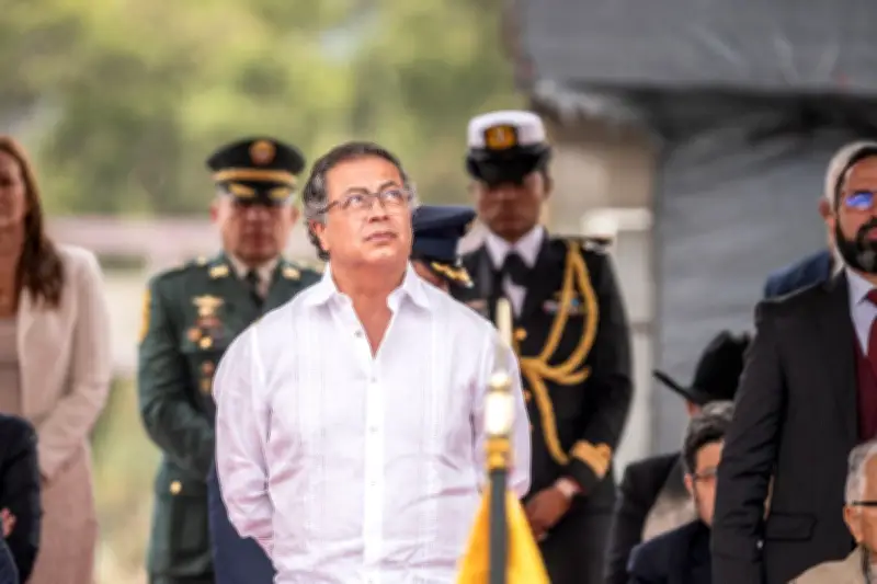 Petro denuncia montaje con drogas en su vehículo; general policial niega acusaciones