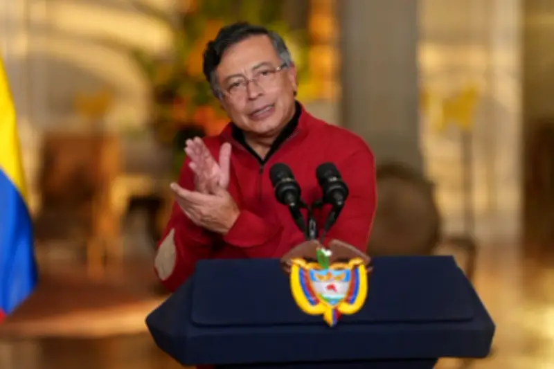 Petro descarta pagar deudas de EPS privadas pero confirma respaldo millonario a Nueva EPS