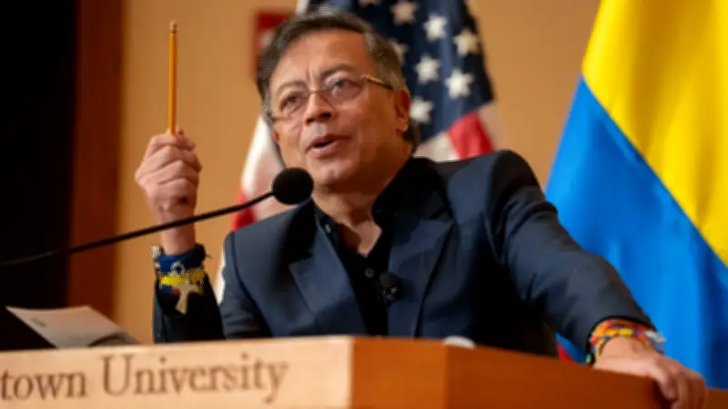 Petro invita a Estados Unidos a impulsar programa de energía solar para Cuba