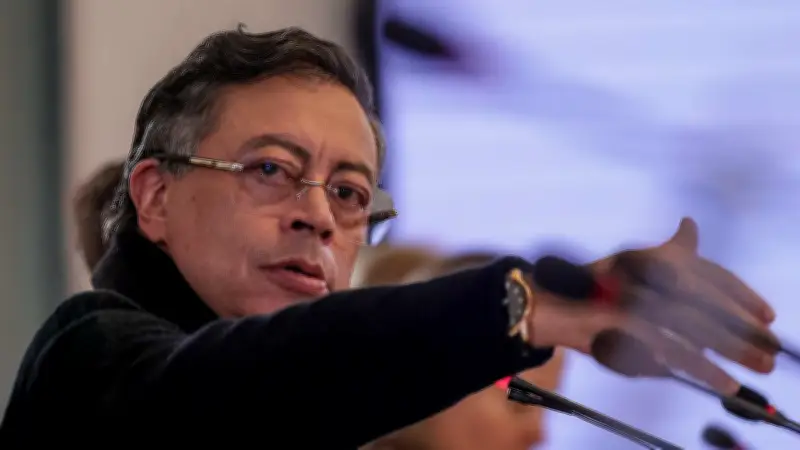 Petro ordena nueva tarifa energética por emergencia de inundaciones en el Caribe