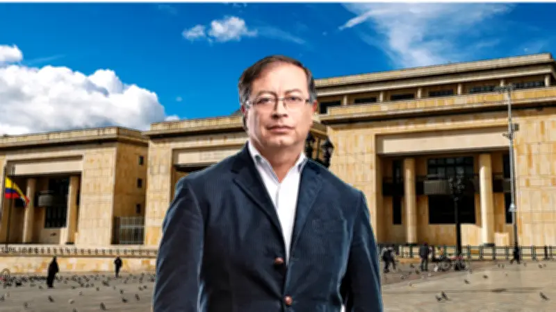 Petro presiona a las cortes desde X: exige aprobación de emergencia económica y salario vital