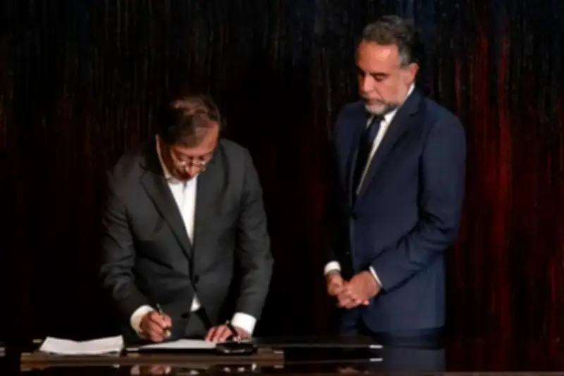 Petro solicita a la Corte Constitucional levantar suspensión de emergencia económica por ola invernal