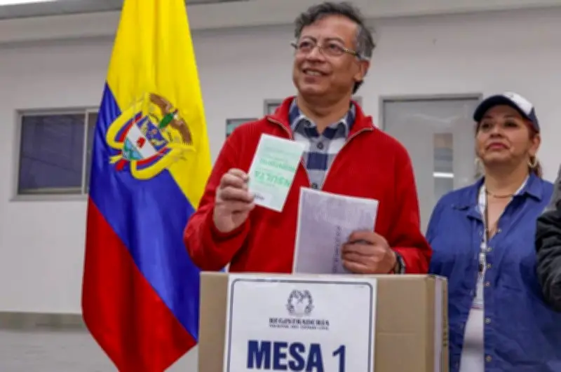 Petro viajará a funeral de activista Jessie Jackson en Chicago antes de elecciones