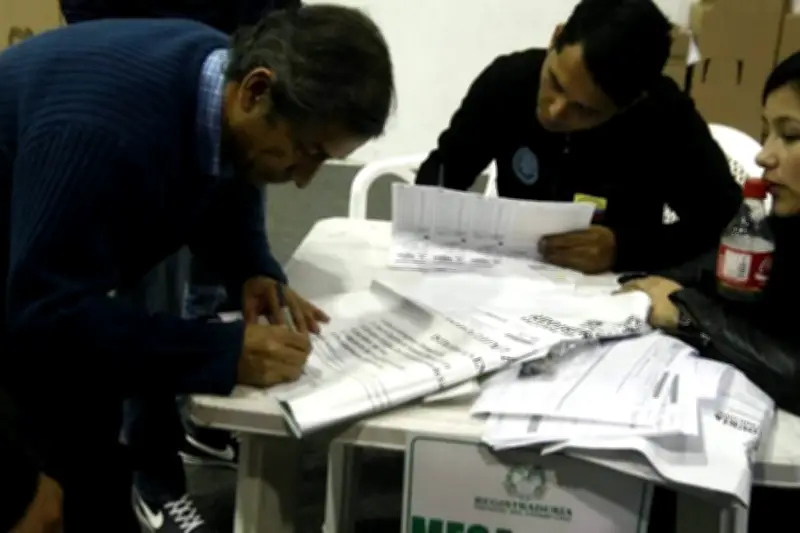 Petro y Penagos chocan por transparencia electoral en formularios E-14