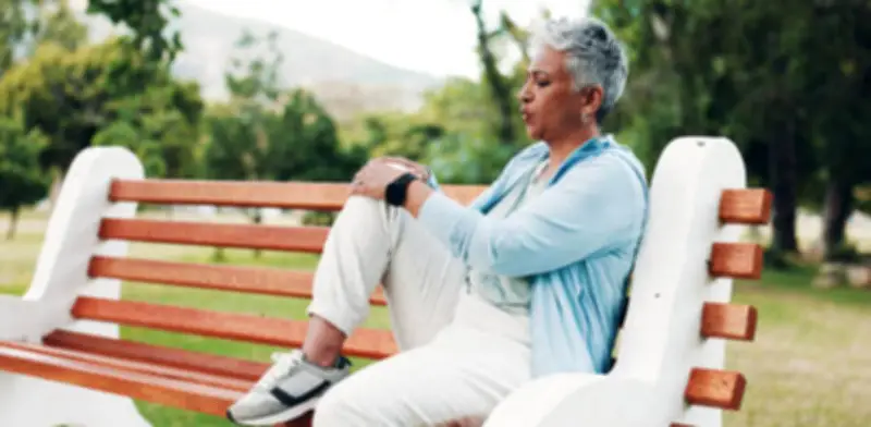 Pilates terapéutico: el ejercicio clave para prevenir la joroba en adultos mayores