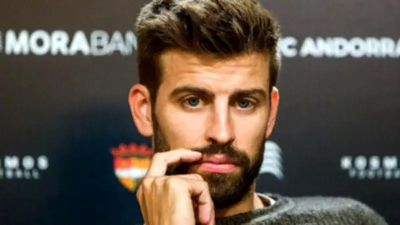 Piqué revive polémica con Arbeloa en campaña de Kings League con pancarta en Madrid