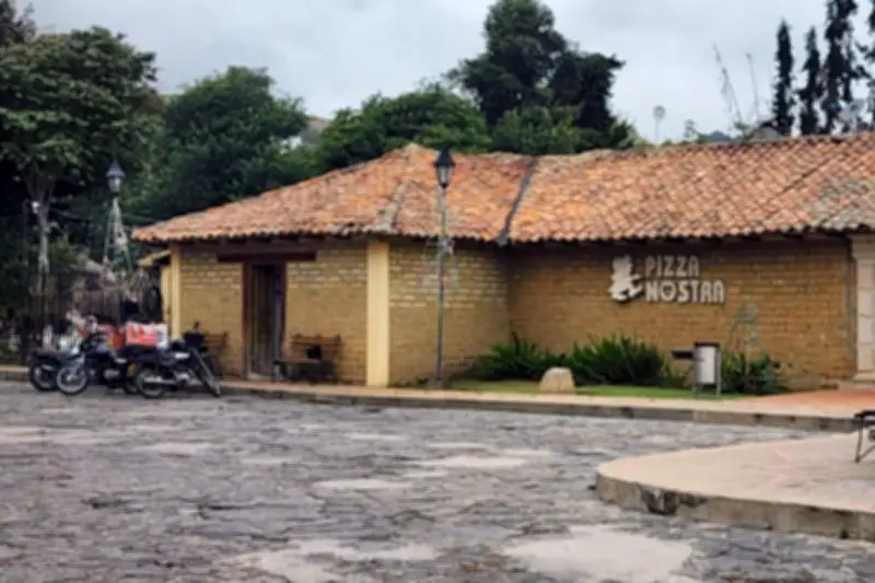 Pizza Nostra, emblema de 28 años en Bogotá, enfrenta cierre por disputa legal con la UPTC