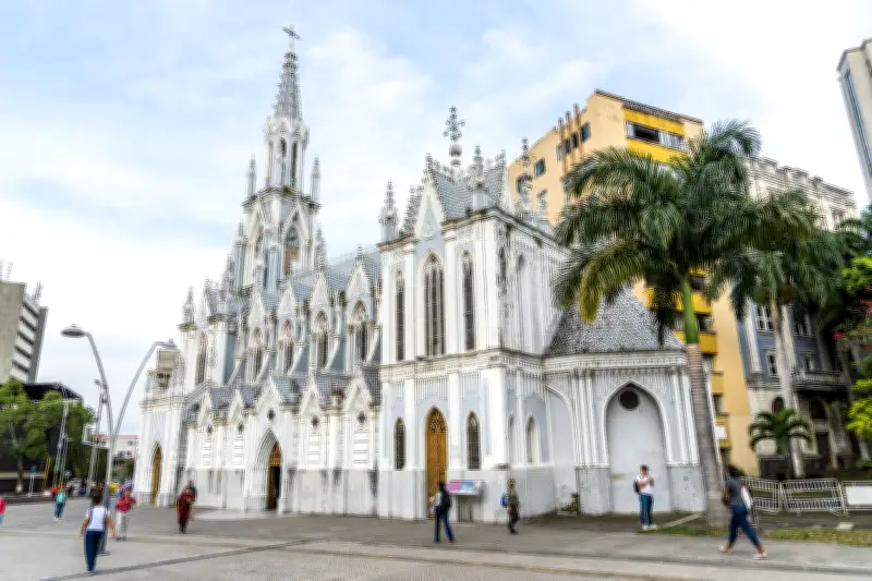 Planes Gratuitos para Disfrutar Cali en Familia, Pareja o Solo: Guía Completa