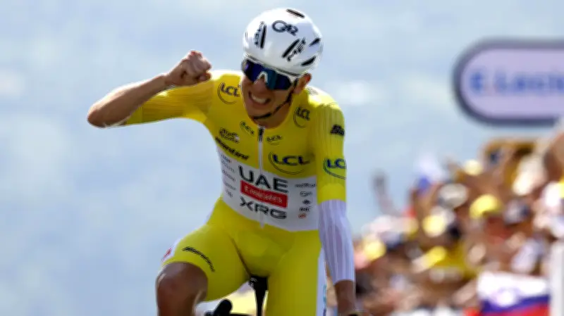 Pogacar expresa su malestar por aficionados irrespetuosos durante entrenamiento