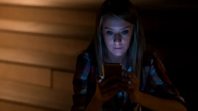 Policía alerta sobre aumento de estafas en apps de citas durante San Valentín