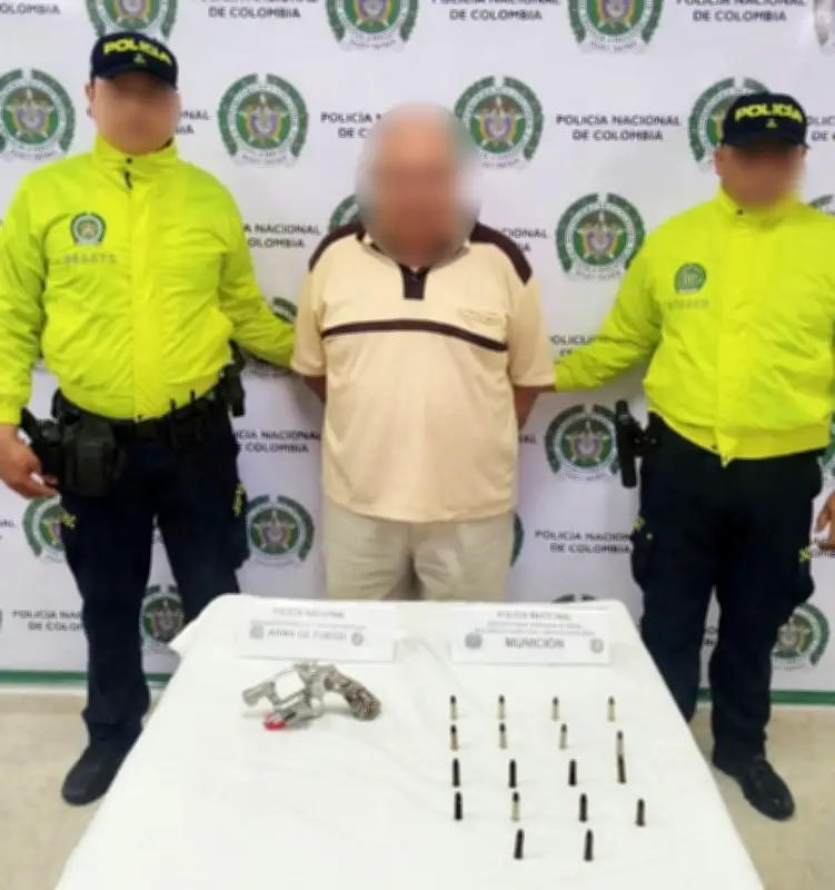 Policía captura a dos adultos mayores portando armas ilegales en Cartagena