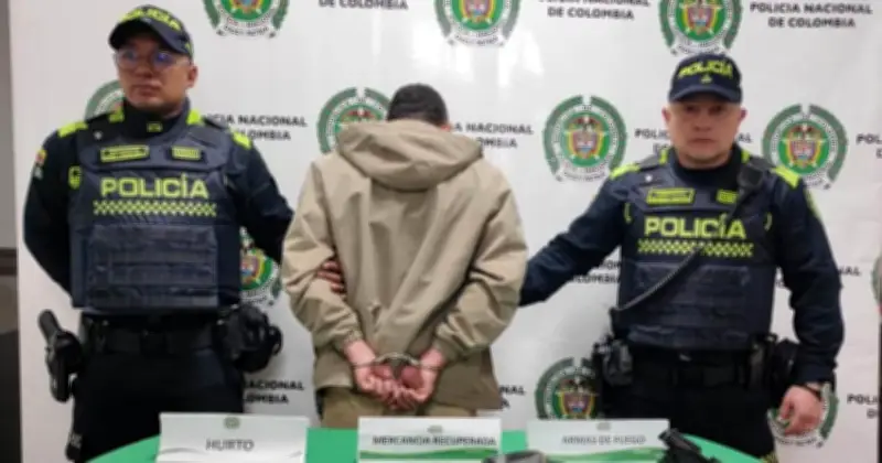 Policía de Bogotá captura a dos atracadores reincidentes en Fontibón y Engativá