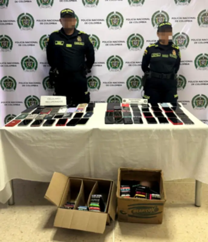 Policía de Cartagena recupera 18 celulares hurtados e incauta 35 más en allanamiento