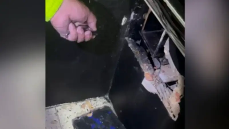 Policía descubre caleta con control remoto para ocultar droga en bar de Chapinero, Bogotá