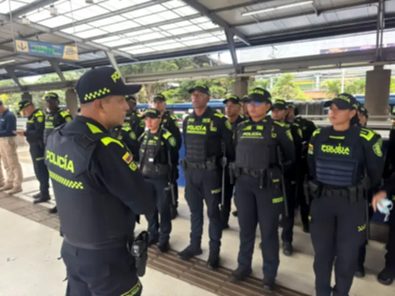 Policía Nacional despliega operativo de seguridad en el MÍO de Cali con registros y controles
