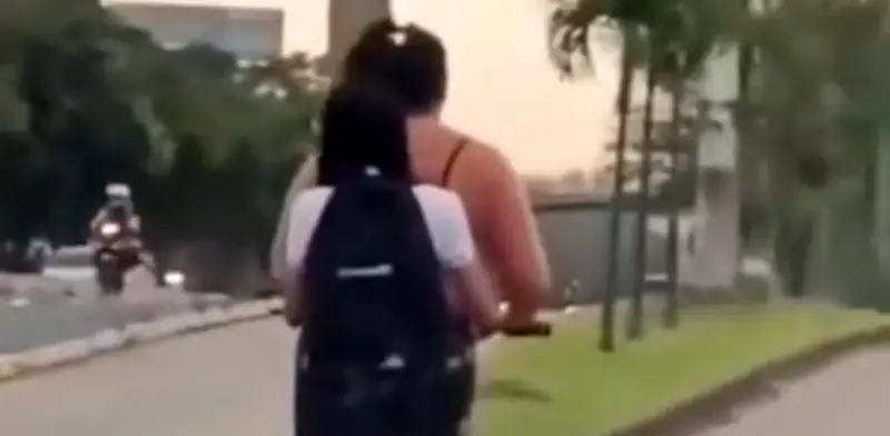 Policías enfrentan investigación por presuntos insultos a madre e hija en carril del MIO de Cali