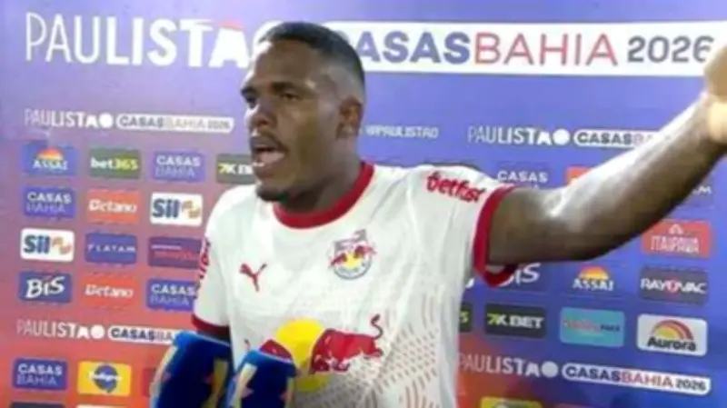 Polémica en Brasil por declaraciones machistas de futbolista contra árbitra mujer