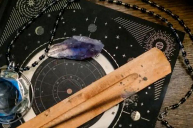 Predicciones del Tarot para Signos Zodiacales: Consejos y Rituales para el Año