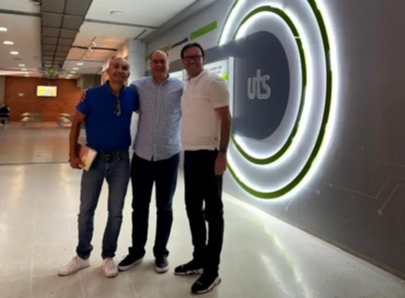 Profesionales de la UNAB visitan las UTS para conocer sus avances académicos