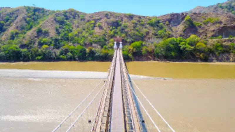 Puente de Occidente: Monumento Nacional de Antioquia que cautiva a los turistas