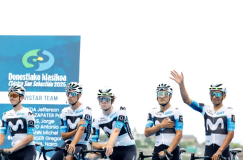 Quintana ataca y Pescador brilla en el Tour de Omán, mientras Gaviria y Molano sufren caída