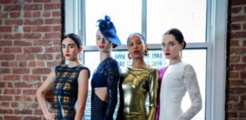 Raúl Peñaranda deslumbra en Nueva York con su colección 'Noches de bolero'