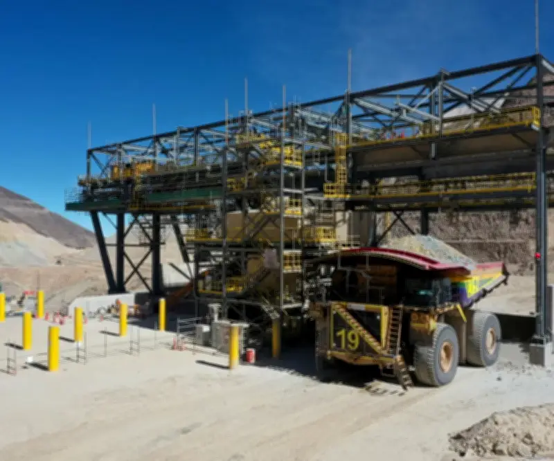 Récord en precio y exportaciones de cobre no compensa estancamiento productivo en Perú