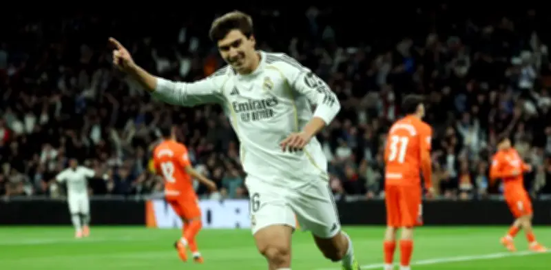 Real Madrid aplasta a la Real Sociedad y mantiene la presión sobre el Barcelona