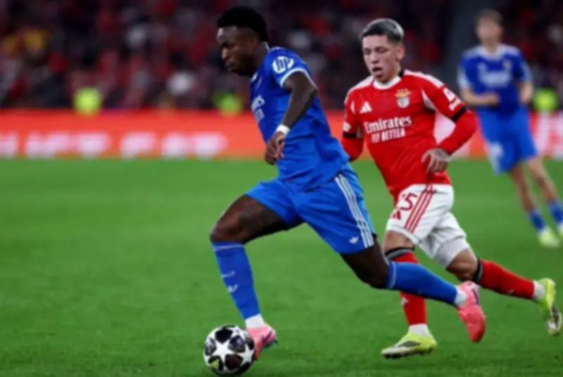 Real Madrid vence 0-1 al Benfica con gol de Vinicius Jr. en playoffs de Champions