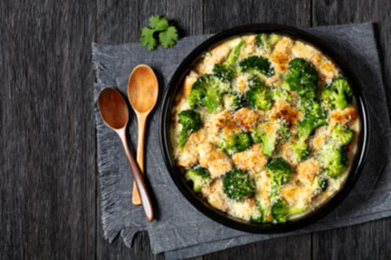 Receta de Pollo Cremoso con Brócoli: Un Almuerzo Práctico y Nutritivo