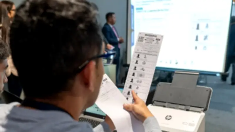 Registraduría realiza simulacro de escrutinios para probar software electoral RG10